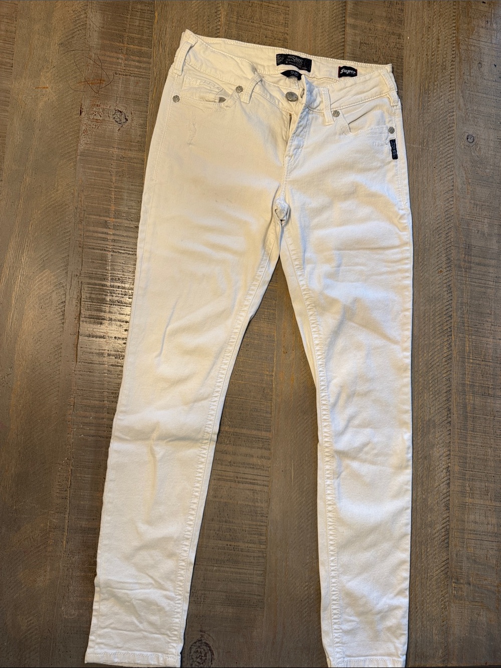 Silver Jeans White Slim Suki Jeans with 'Super' Waist Label